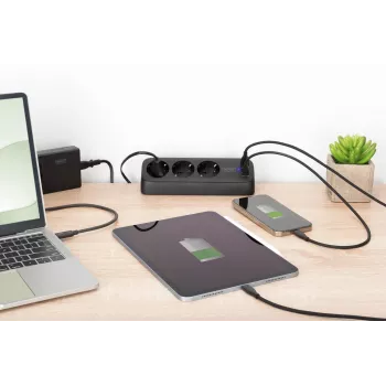 Power strip DIGITUS 3-way with 2×USB-A & 1×USB-C, 3 AC outlets Type E/F, 1.5 m cable, black