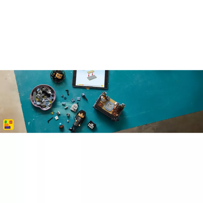 LEGO WEDNESDAY 76780 Wednesday Addams Figure