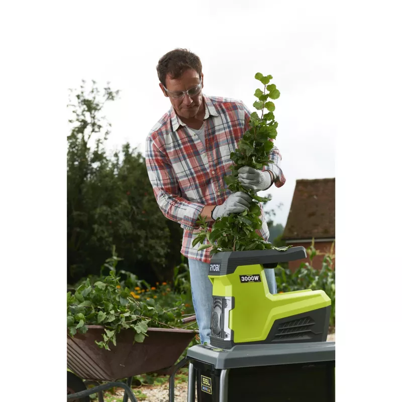 Ryobi RSH3045U - Shredder - Electric - 3000 W - Cutting Capacity: 45 Mm - 21 Kg
