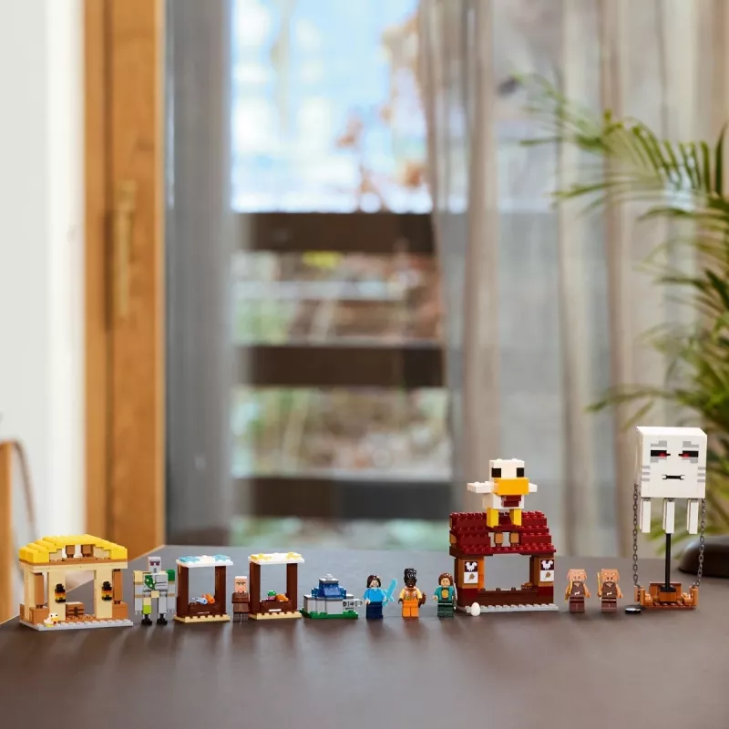 LEGO MINECRAFT 21273 The Ghast Balloon Village Attack