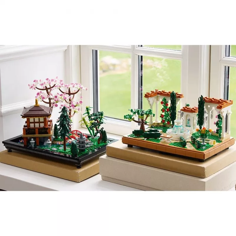 LEGO ICONS 10359 Fountain Garden
