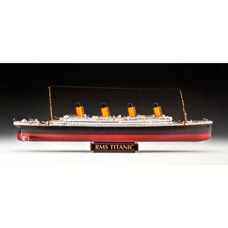 Rv05715 - Revell -1:400 - Gift Set - 100 Years Titanic (spec Edition)