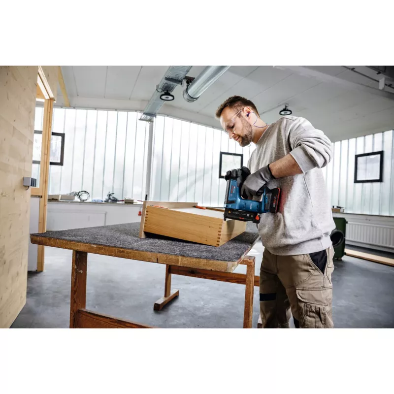 Battery-Holznagler GNH 18V-35 Professional solo, 18Volt (Blue/black, without Battery and Charger, in L-BOXX)