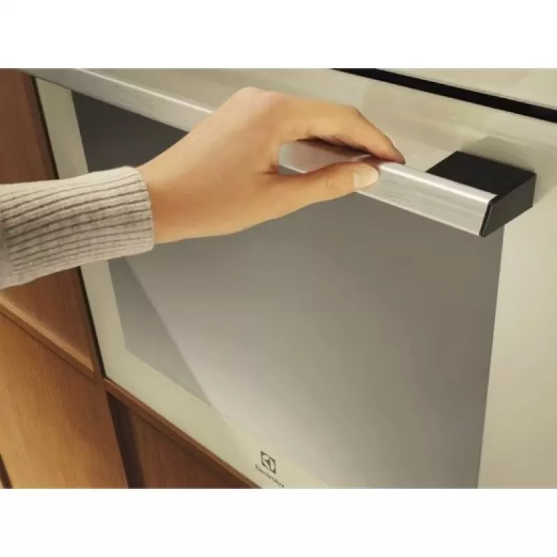 Built-in oven Electrolux LOE8F38S — 72 L, pyrolytic cleaning, TFT display, convection, grill, white