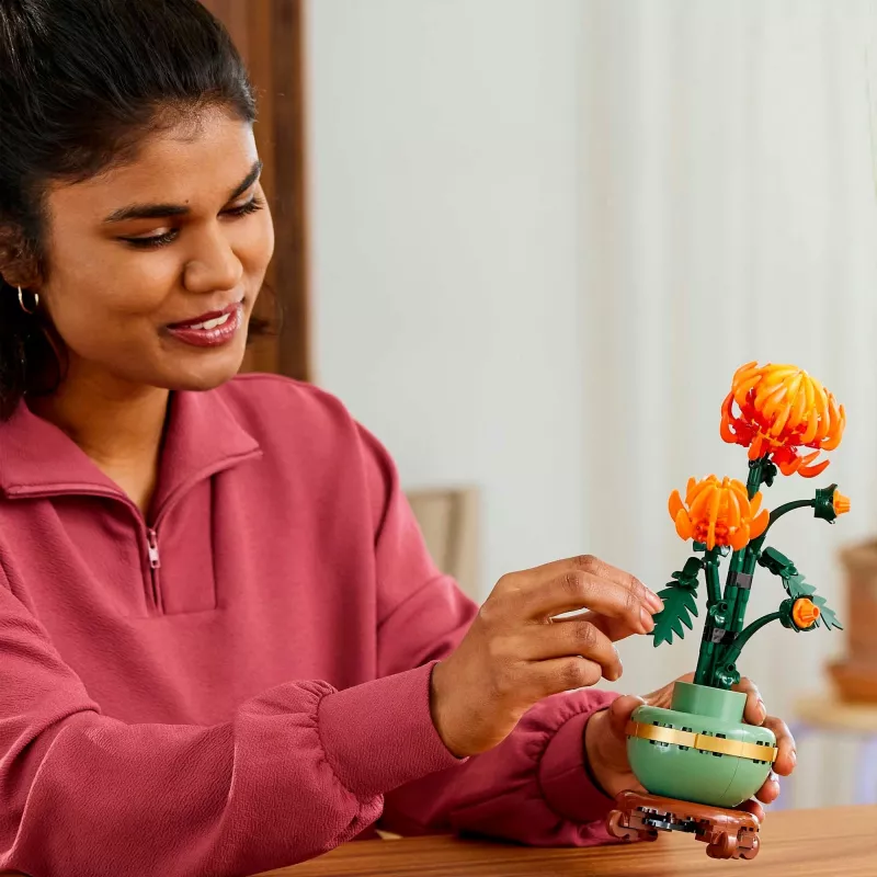 LEGO Icons Chrysanthemum Flower Building Set Creative Model Kit for Adults to Build Artificial Plant Gift for Women Men Her or Him Home Office De
