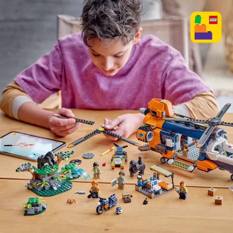 LEGO City 60437 Jungle explorer helicopter in base camp