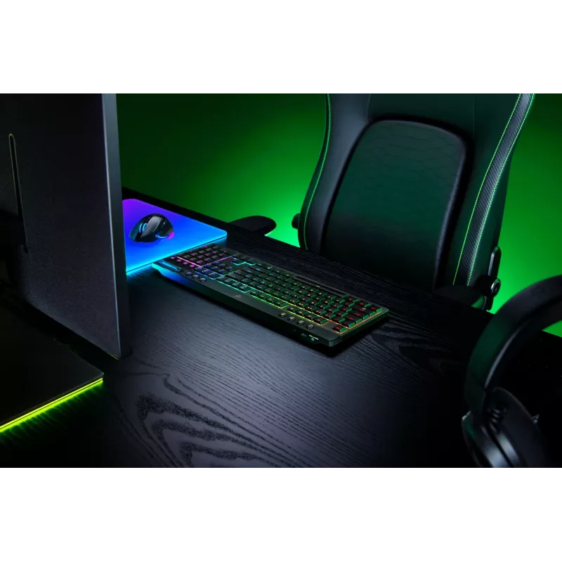 Razer BlackWidow V4 Low-Profile HyperSpeed Keyboard Gaming USB RF Wireless Bluetooth QWERTY US International Black