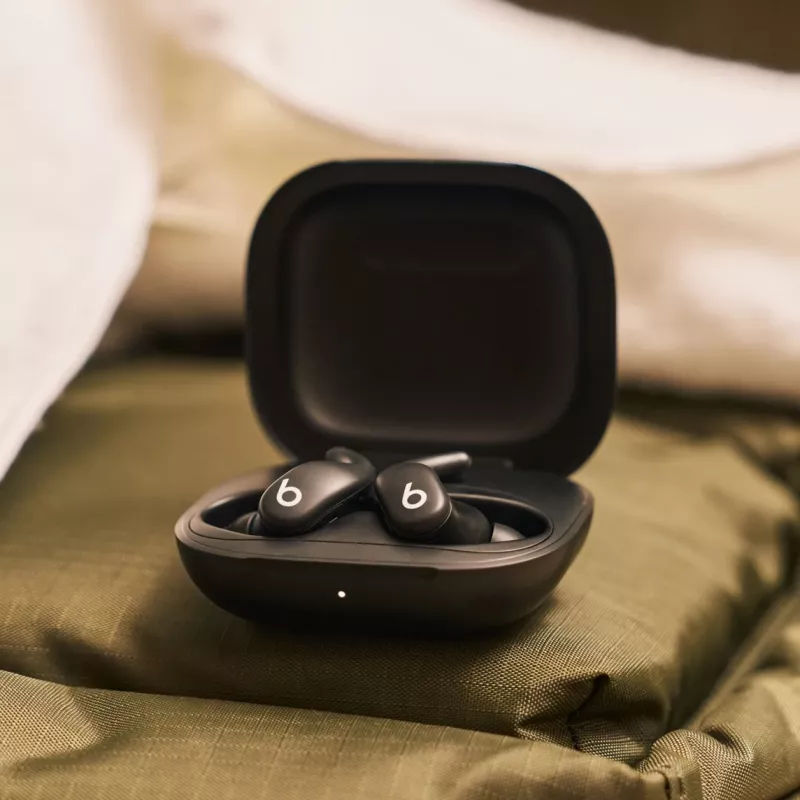 In-ear wireless earbuds Apple Powerbeats Fit — IPX4 water resistant, ANC, Bluetooth Class 1, 7 h playback (30 h with case), touch controls, black