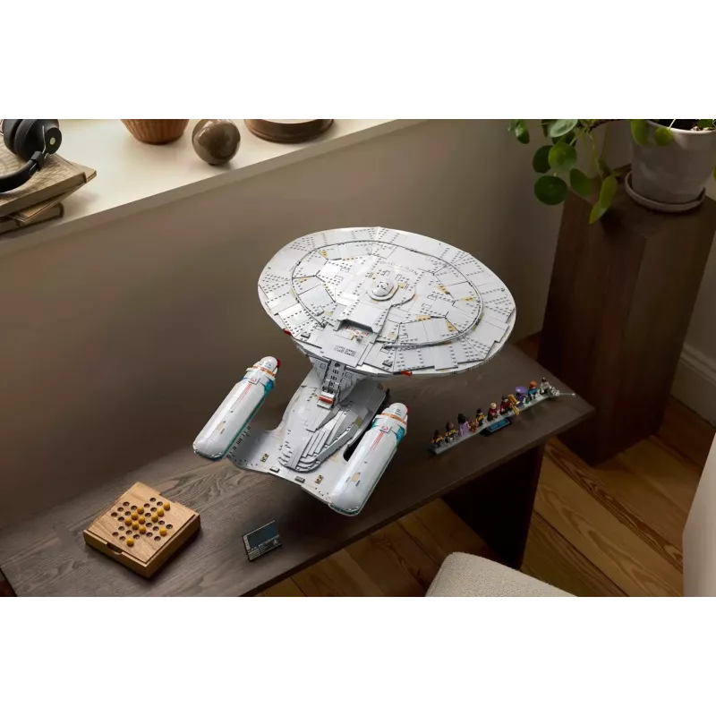 LEGO ICONS 10356 Star Trek: and S.S. Enterprise NCC-1701-D