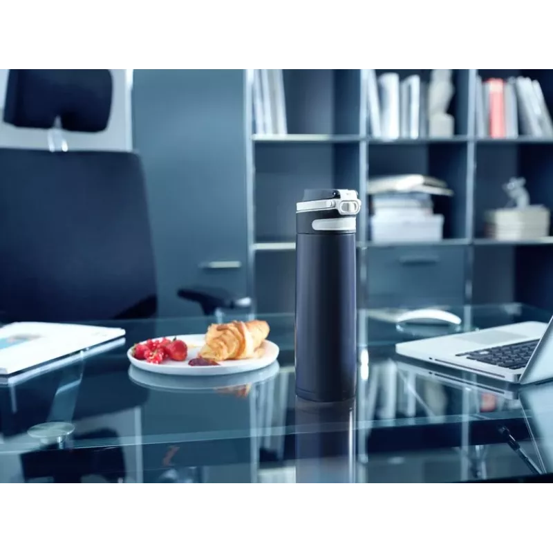 Travel mug Leifheit 03275 600 ml stainless steel, double-wall, leakproof, flip-top, handle, black/blue