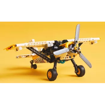 LEGO TECHNIC 42198 Transport plane