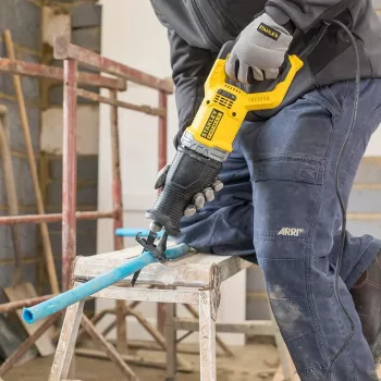 STANLEY FME360 900W electric reciprocating saw, 2.8 cm stroke, soft start, soft grip, blade included