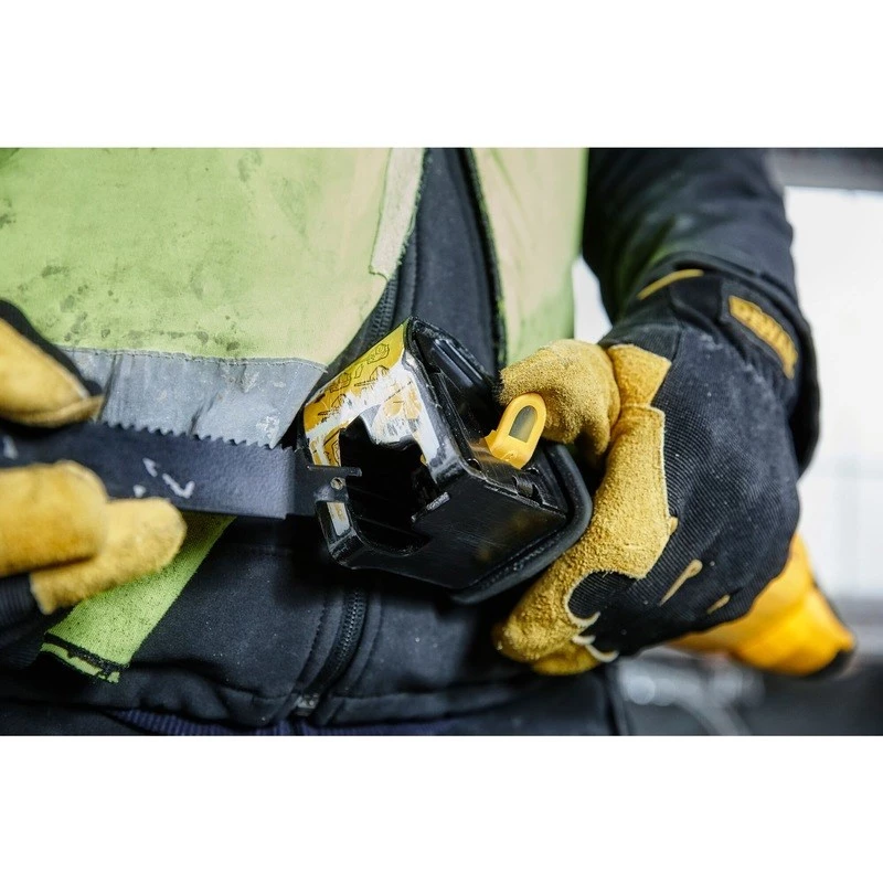 Reciprocating saw DeWALT DWE305PK, 1100 W, stroke 29 mm, max 2800 spm, cutting depth wood 280 mm, metal 100 mm, weight 3.5 kg