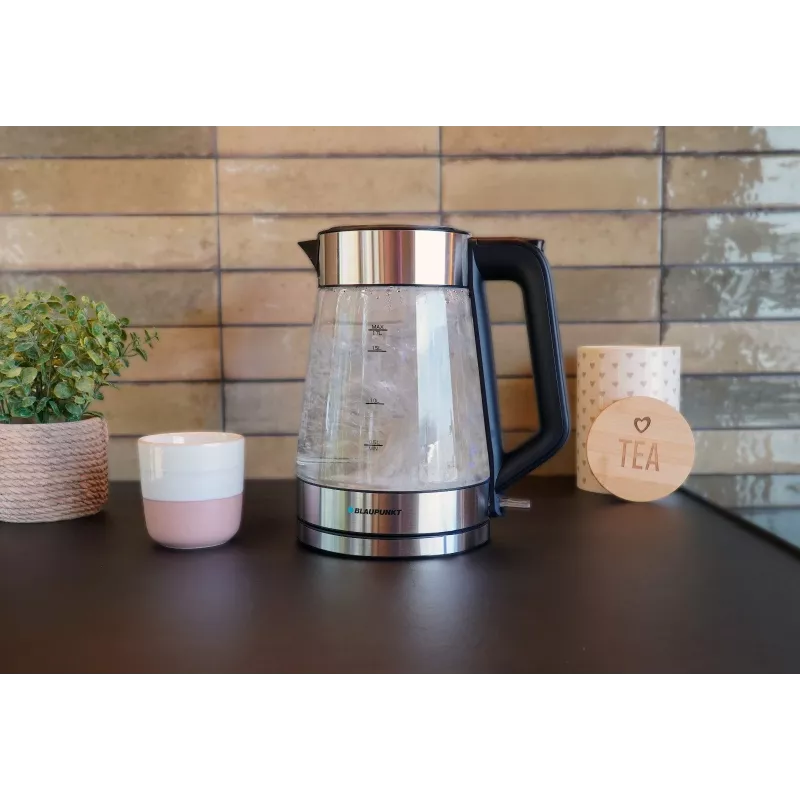 Electric kettle Blaupunkt EKG401 1.7 L 2200 W glass housing, stainless steel accents, water level indicator
