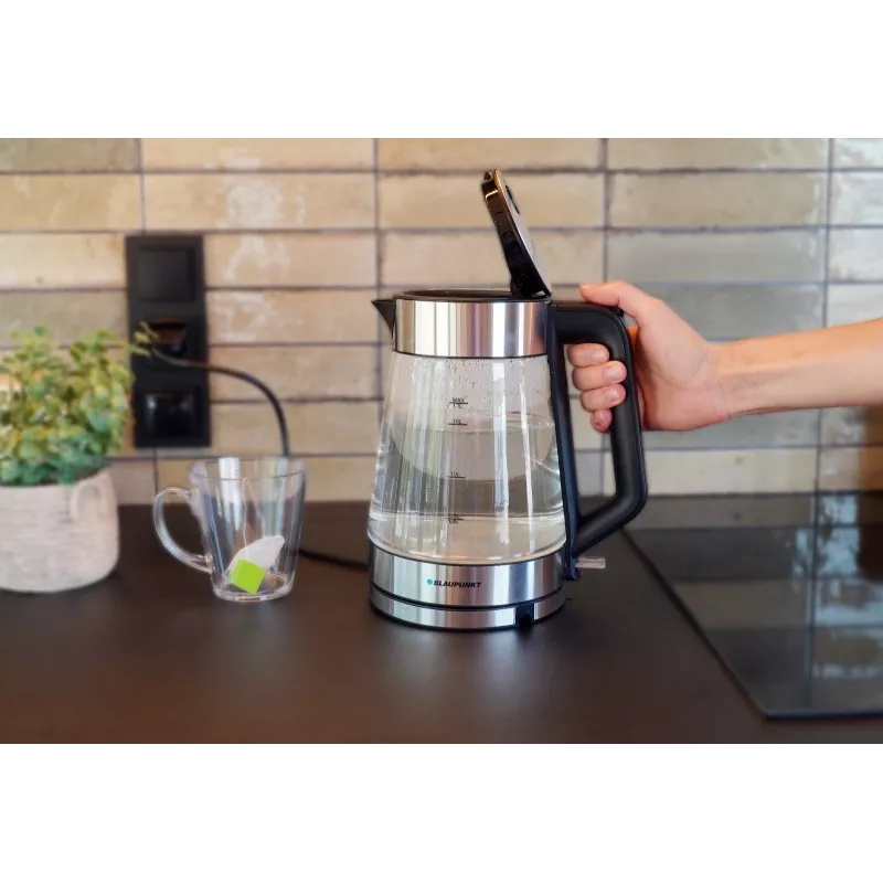 Electric kettle Blaupunkt EKG401 1.7 L 2200 W glass housing, stainless steel accents, water level indicator