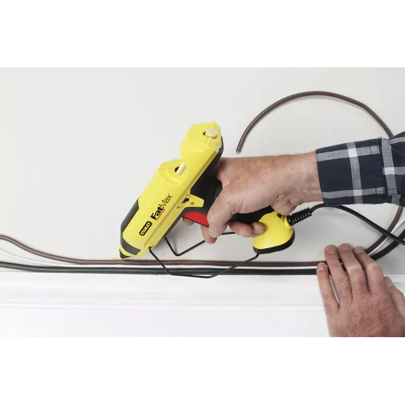 Hot glue gun STANLEY FatMax GR 100 R 200 W, 18.83 g/min output, AC powered, 1 min warm-up, black/yellow