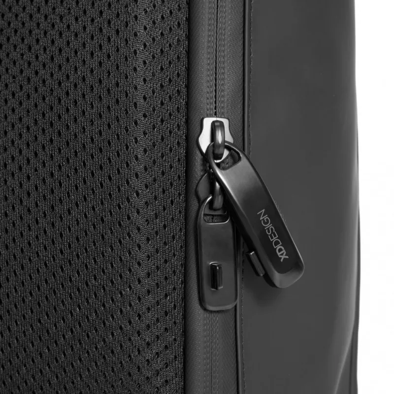 Backpack XDDESIGN URBAN FLAP-TOP P706.2601 — water-resistant, lightweight, black