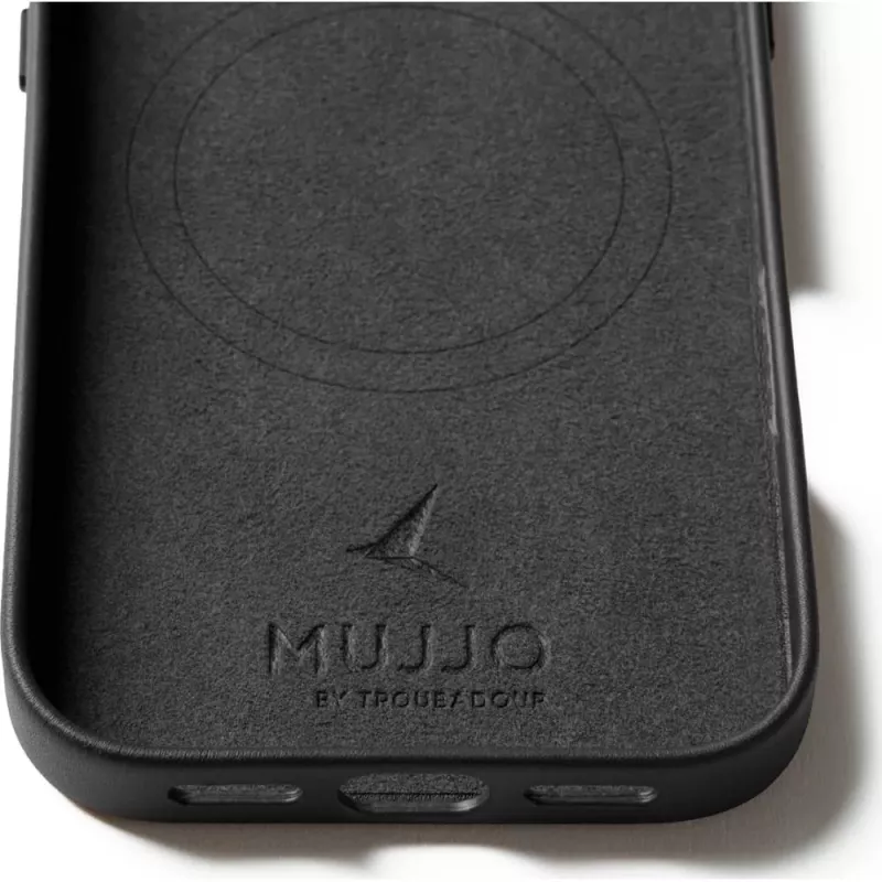Mujjo Full Leather Case MagSafe Case for iPhone 17 Black