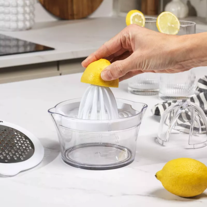 Citrus Juicer Salter BW12004WEU7 4-in-1 compact design, easy to use