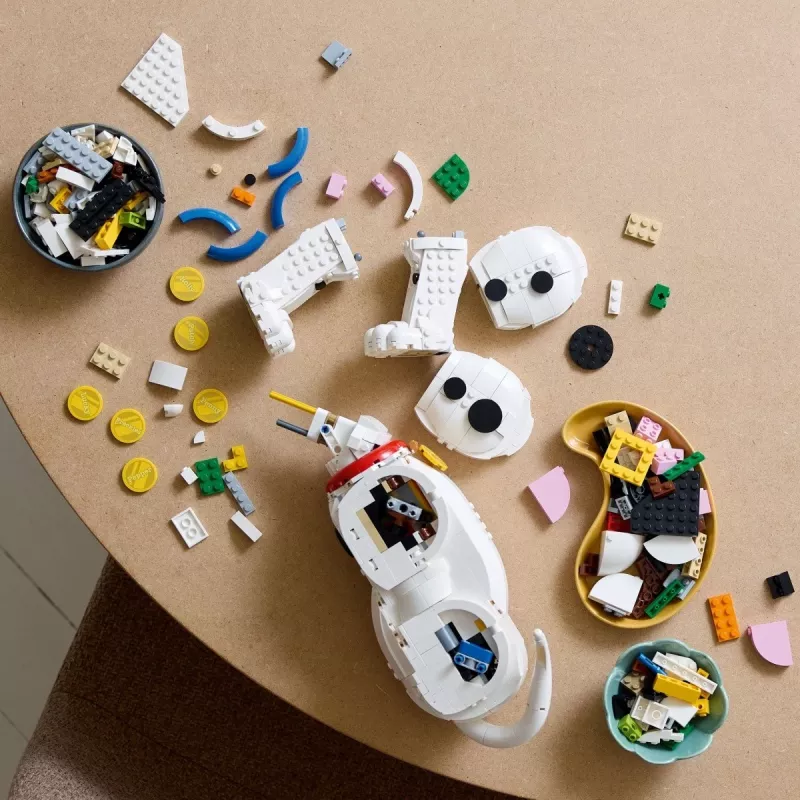 LEGO Disney 43269 101 Dalmatians Puppy collectible building set — 1722 pieces, 220 mm height, for 18+