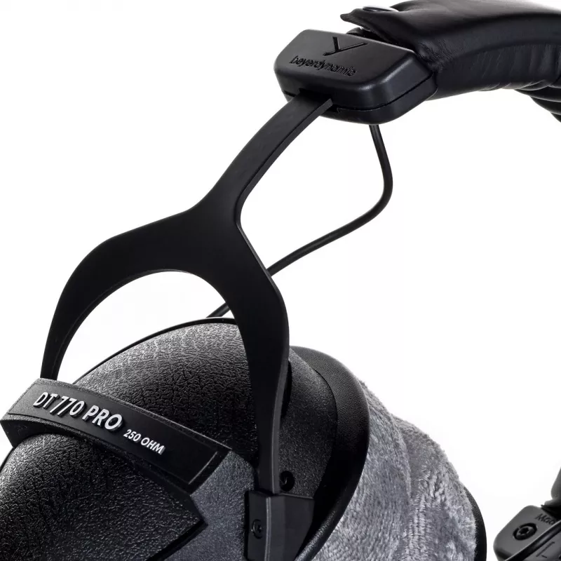 Beyerdynamic DT 770 PRO Headphones Wired headband Music Black