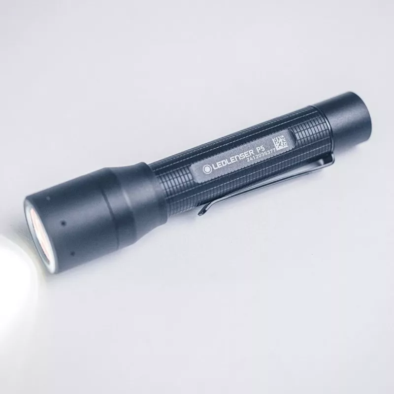 Hand flashlight Ledlenser P5 Black, LED, 140 lm, AA battery, IP54, aluminium, pocket clip