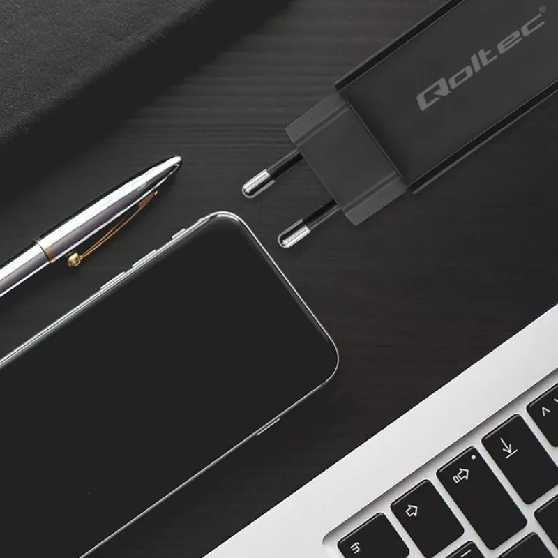 GaN 90W Charger QOLTEC 52420 USB-C PD 5–20V 3A/4.5A output, 220–240V input, 1.8 m cable, black