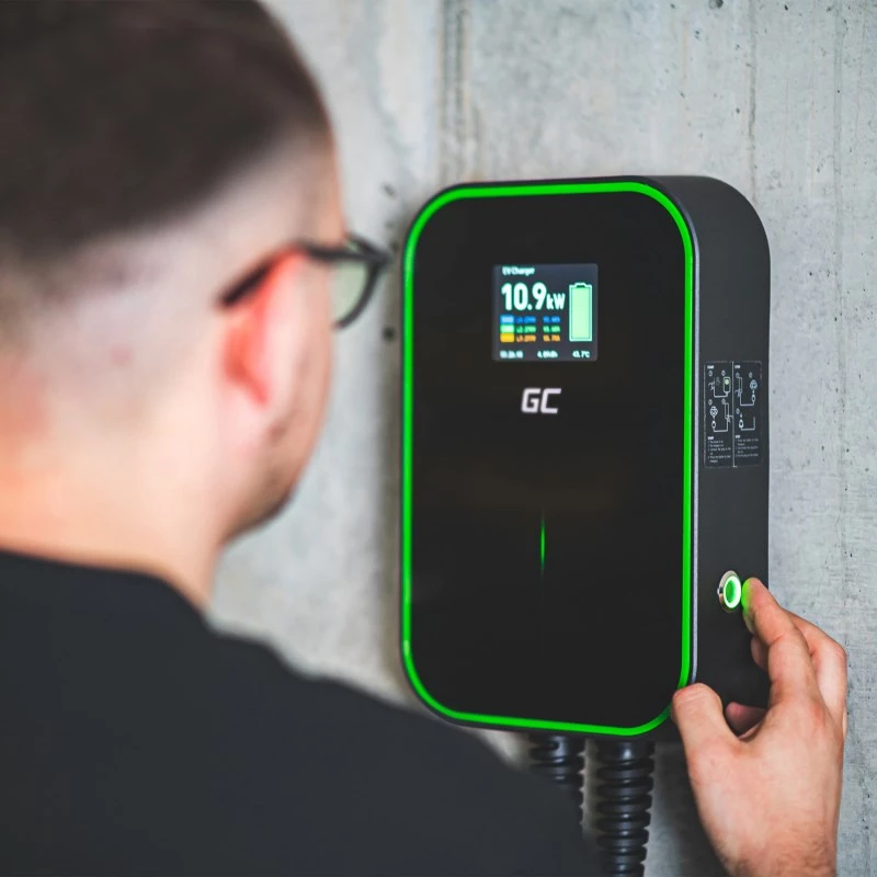 Electric Vehicle Charging Station Green Cell EV14 22 kW Black Aluminium Wall