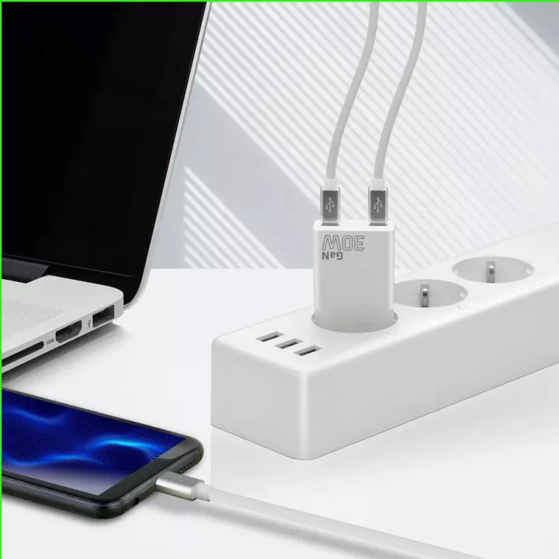 Power adapter everActive SC-385Q Super Slim QC 4 Fast Charging — USB fast charger, compact design