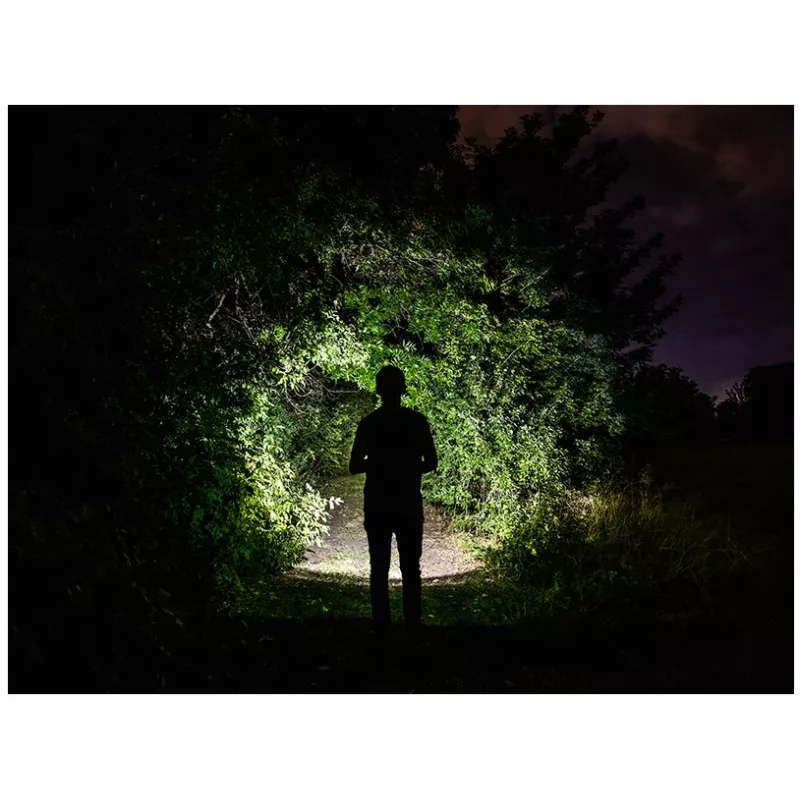 Flashlight TRACER TRAOSW46895 with 1200mAh rechargeable battery, handheld search light