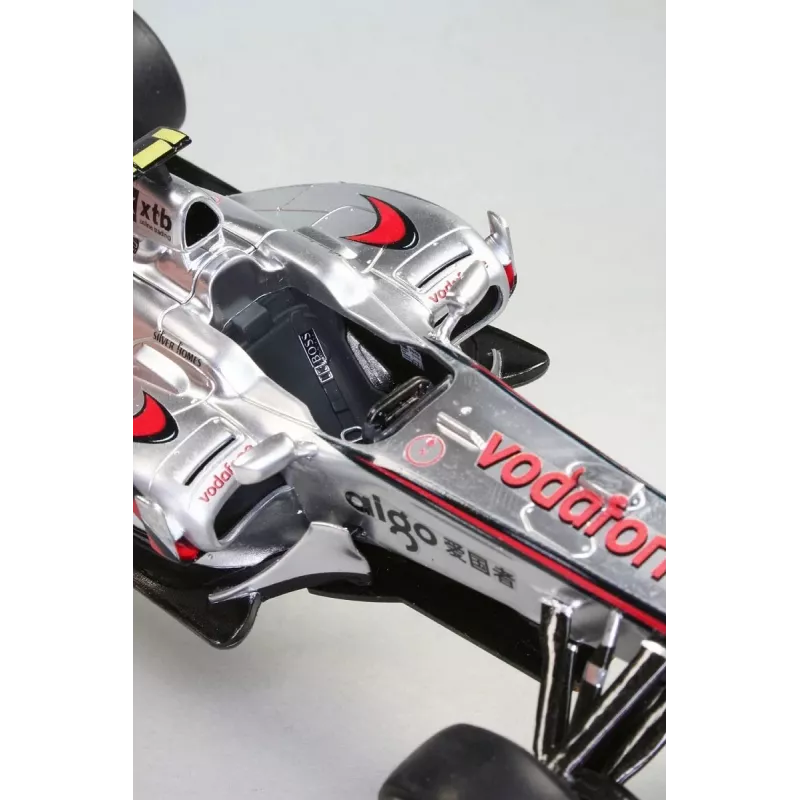 REVELL Plastic Model McLaren Mercedes MP4-25 Lewis Hamilton — 1:24 scale kit