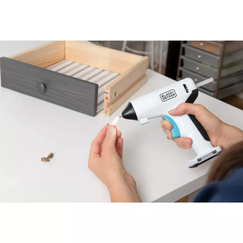 Black+Decker BCGL115-XJ hot glue gun 3.6V rechargeable battery USB-C charging cable 1 (BCGL115-XJ)