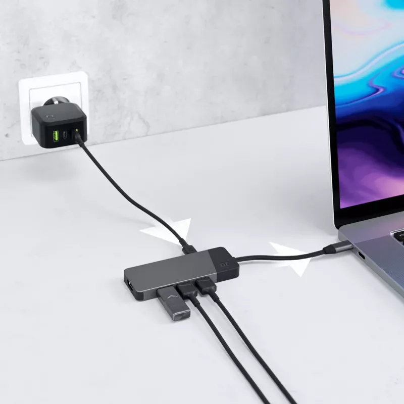 USB Type-C hub Green Cell HUBGC01 — 7 ports: 3×USB-A 3.2 Gen 1, 1×USB-C 3.2 Gen 1, HDMI, microSD+SD card reader — Silver