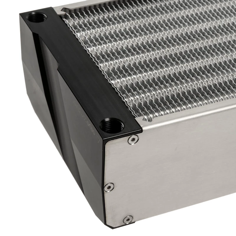 Radiator block Aqua-Computer 33706 — aluminium/copper/stainless steel, 320×140×73 mm, grey/silver