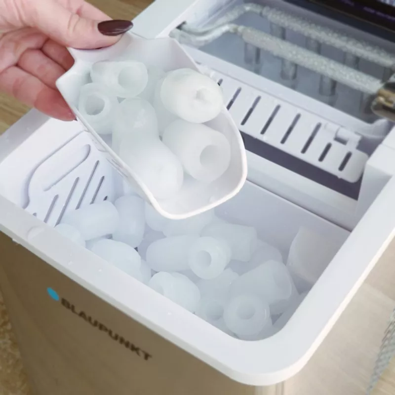 Ice cube maker BLAUPUNKT IMB301 — compact countertop ice machine, automatic ice production
