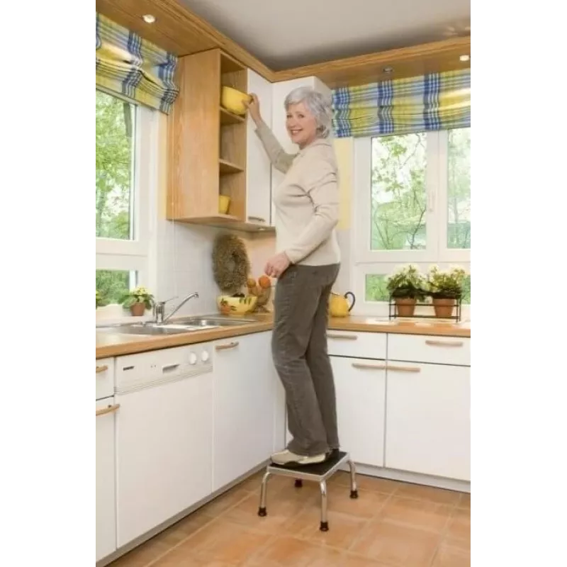 Non-slip bath step