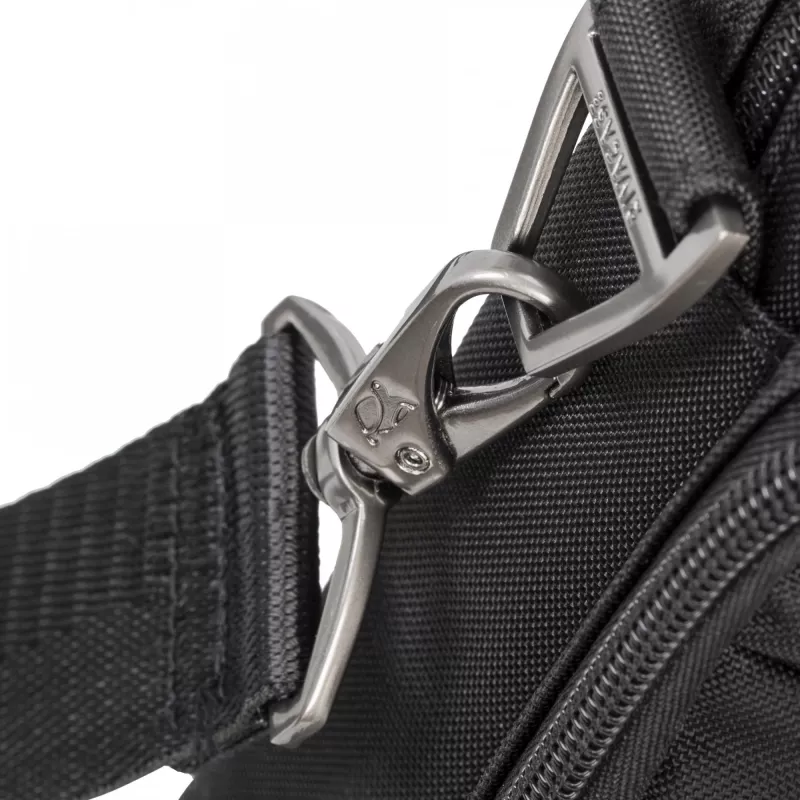 NB Case Tiergarten 16/8530 Black Rivacase
