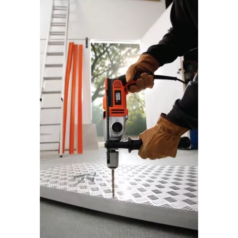 1100W 13mm BLACK+DECKER hammer drill