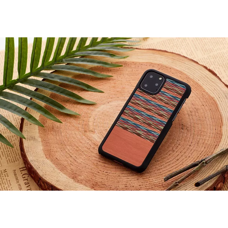 Smartphone case man and wood for iPhone 11 Pro Max — brown check, black trim