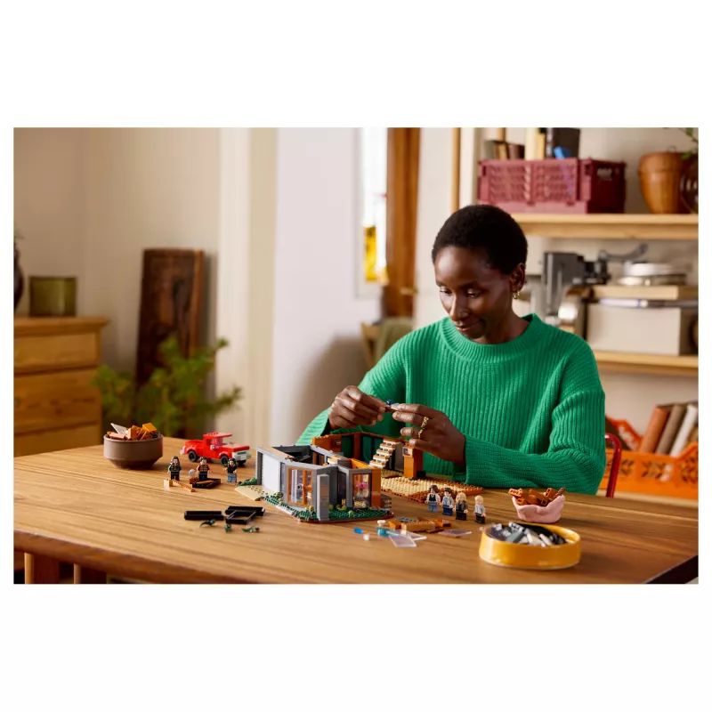 LEGO Cullen House 21354 Ideas model — 1000+ pieces modular building set