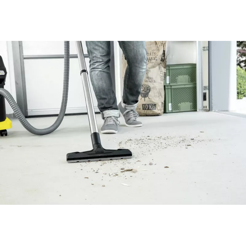 Dry Vacuum Cleaner Karcher AD 4 Premium — 17 L, 600 W, bagless, metal hose, chrome tube