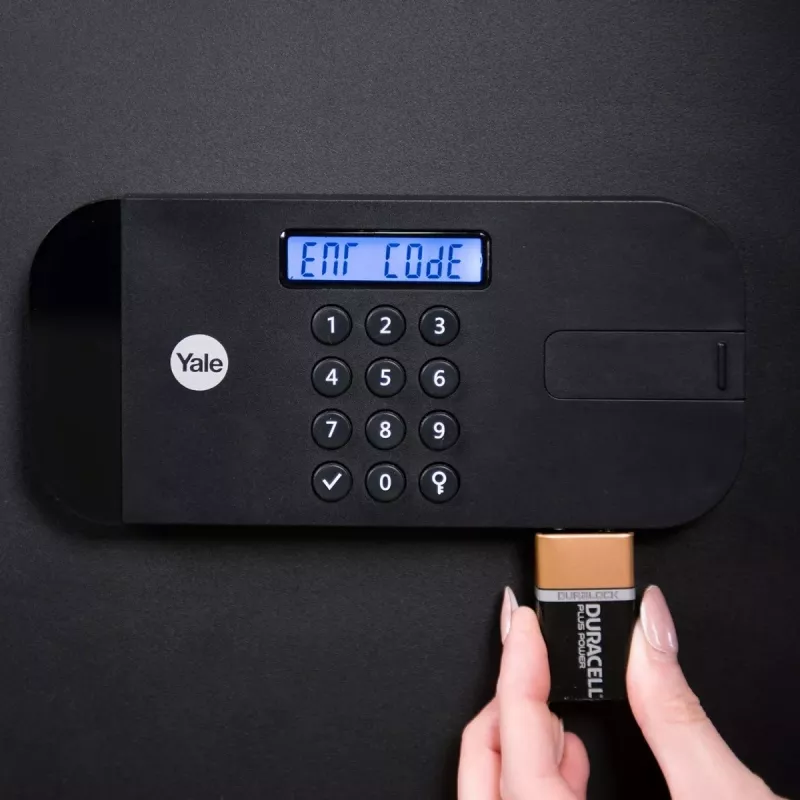 Safe Yale YSEB/250/EB1 Black 20.5L Code Lock Battery