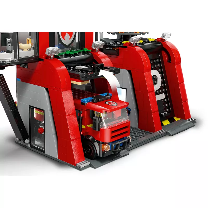 Construction Toy LEGO City Fire Station with Turntable Ladder Vehicle 60414 — 843 pieces, 5 minifigures, 220×320×140 mm