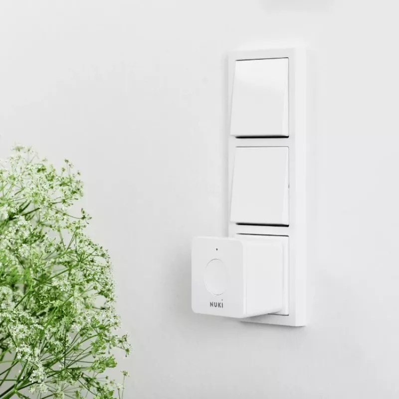 Wireless smart-home signal extender NUKI Bridge — Bluetooth/Wi‑Fi, 230V, range up to 10 m, 60×60×50 mm, white