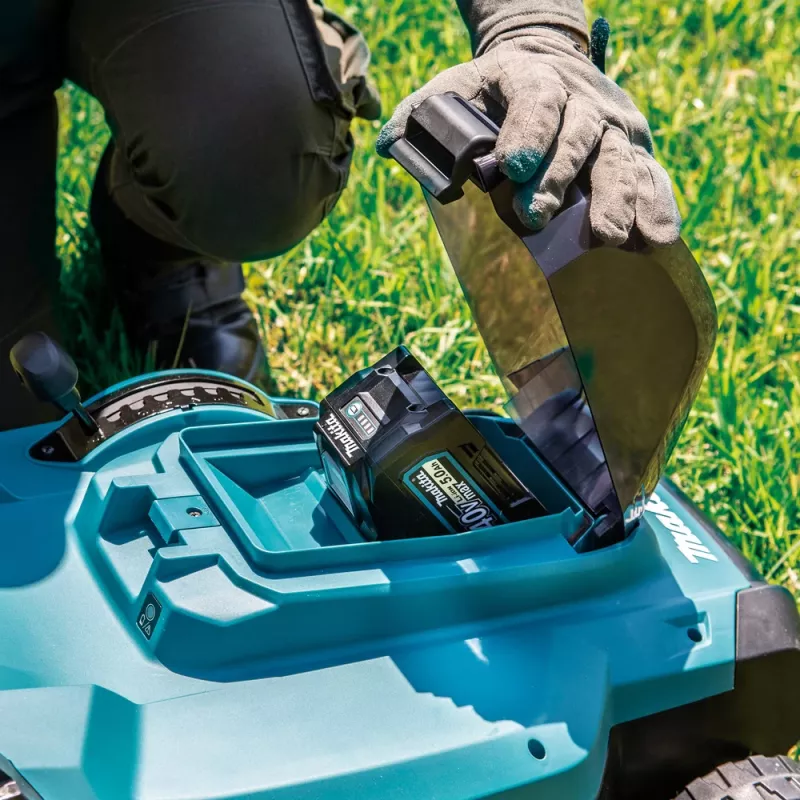 Cordless lawn mower MAKITA LM004GZ 40V MAX XGT metabo
