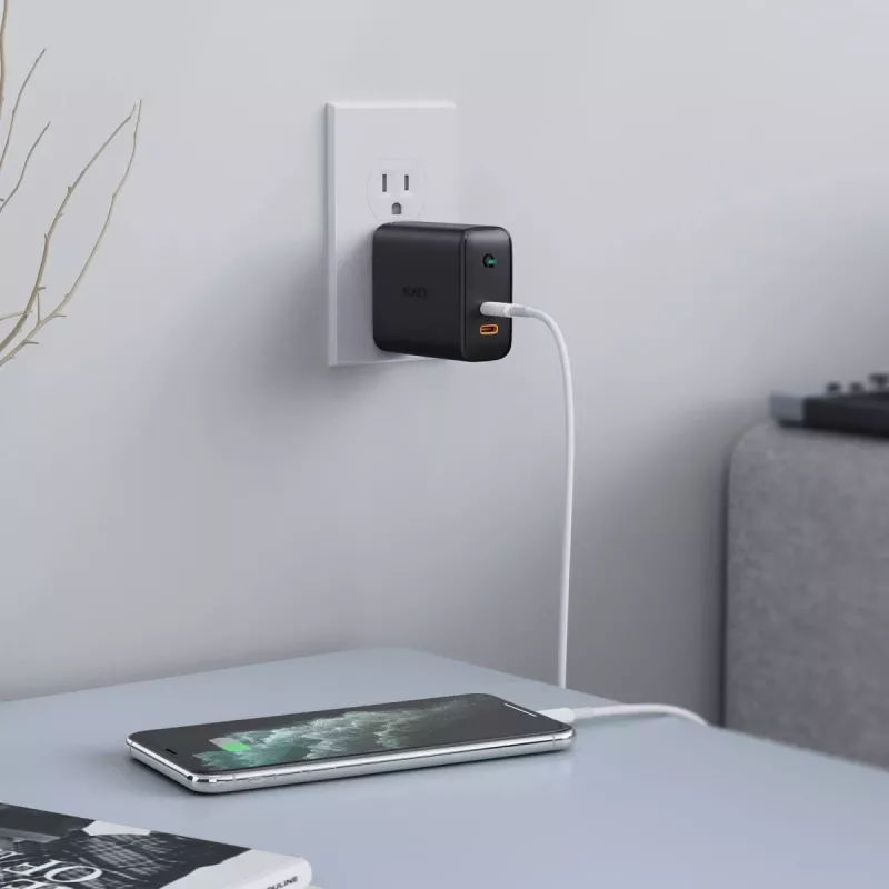 AUKEY PA-D2 mobile device charger 36W Black Indoor
