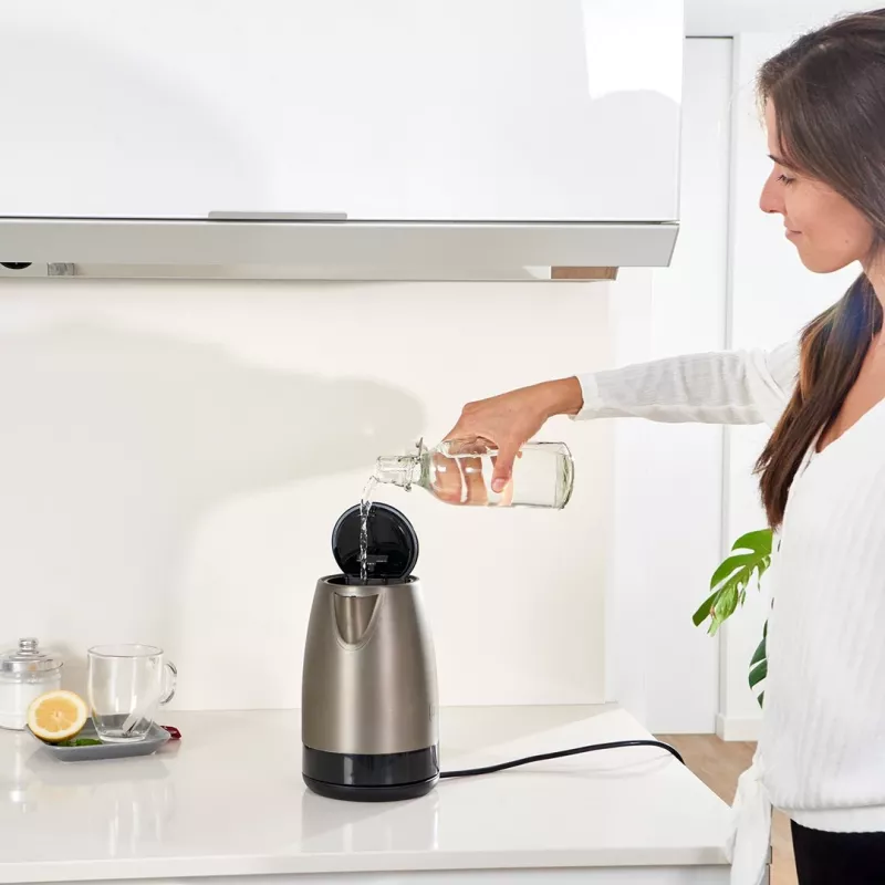 Black+Decker electric kettle BXKE2201E