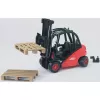 Fork Lift Bruder Linde H30D with 2 Pallets