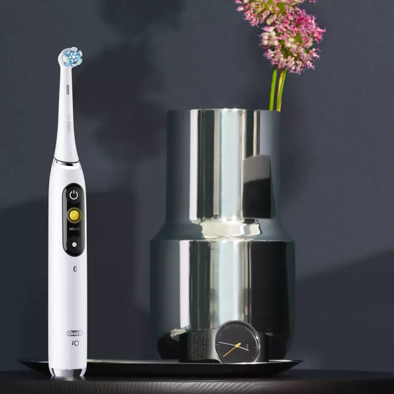 Electric toothbrush Oral-B iO9 iOM9.1A1.1AD white
