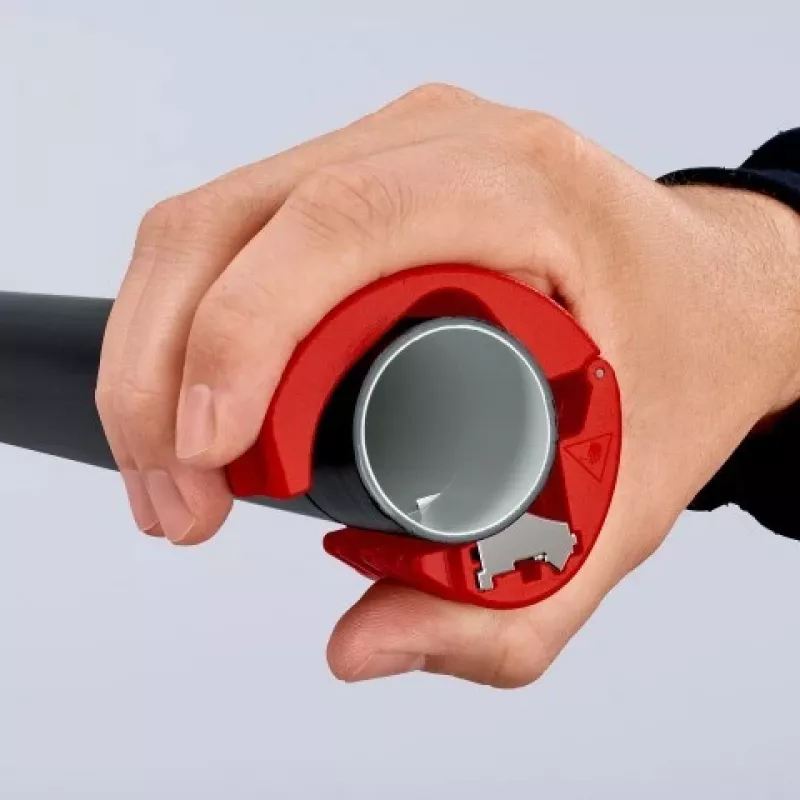 KNIPEX manual pipe cutter for PVC and sealing slee